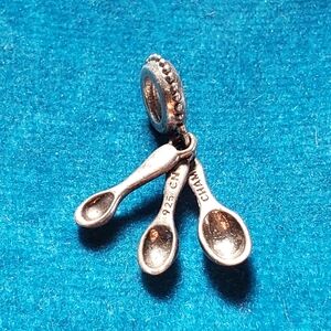 Chamilia measure spoons charm